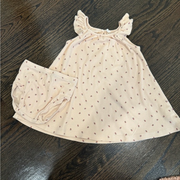 Quincy Mae strawberry print dress with matching bloomers - Picture 1 of 1